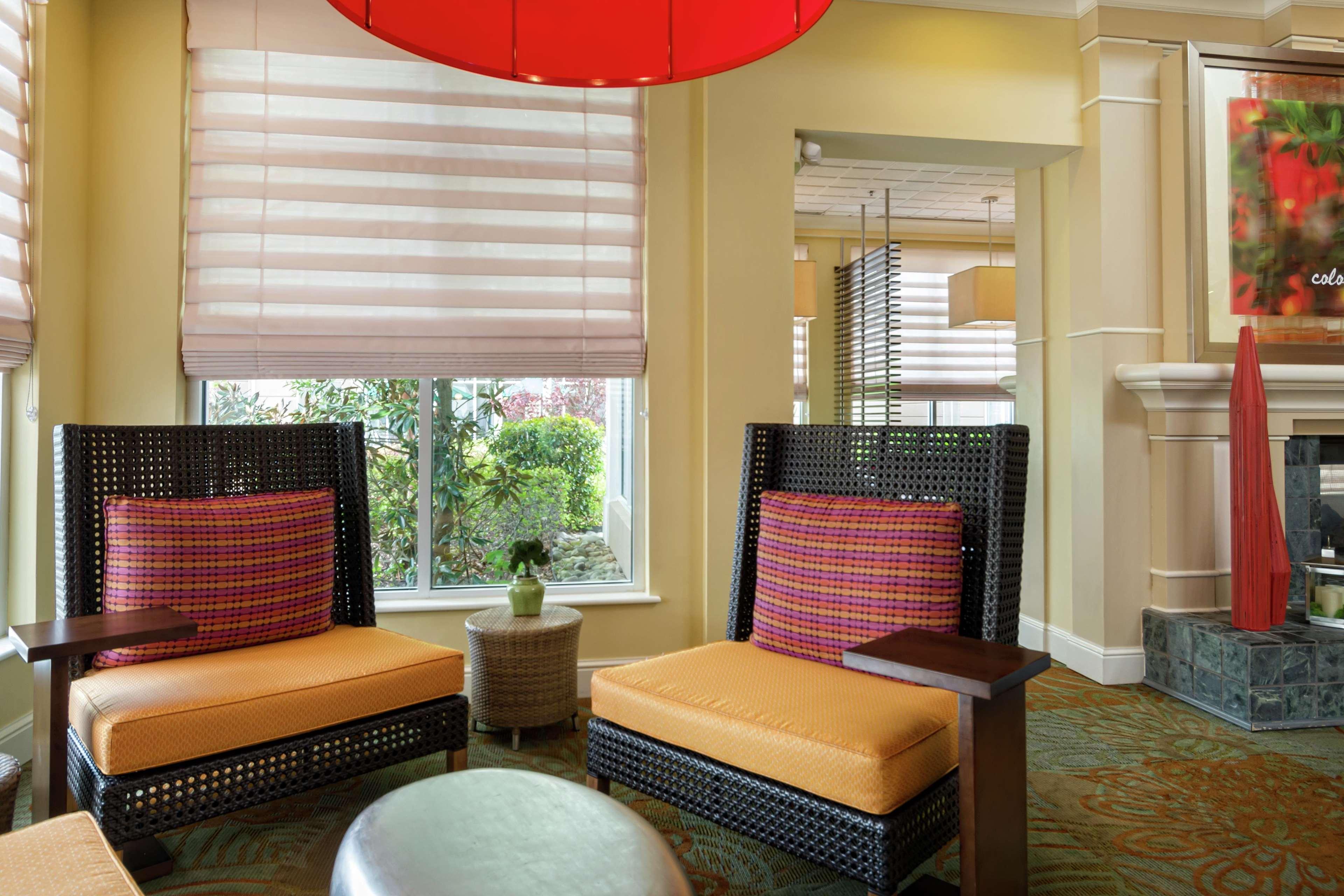 Hilton Garden Inn Newport News Exterior foto