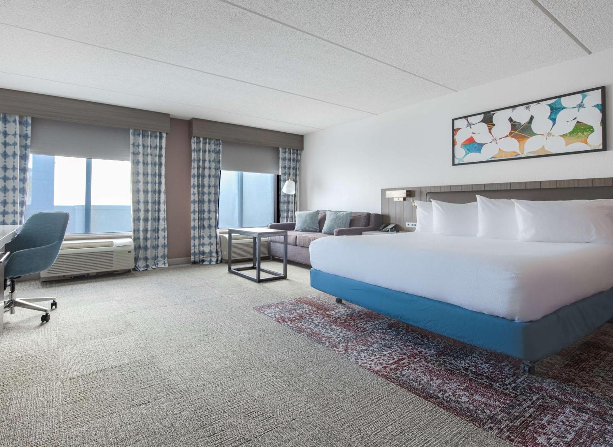 Hilton Garden Inn Newport News Exterior foto